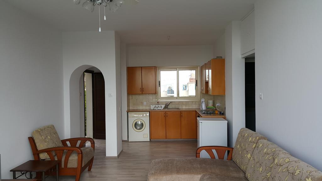 Dalia 5 Apartment Пафос Номер фото